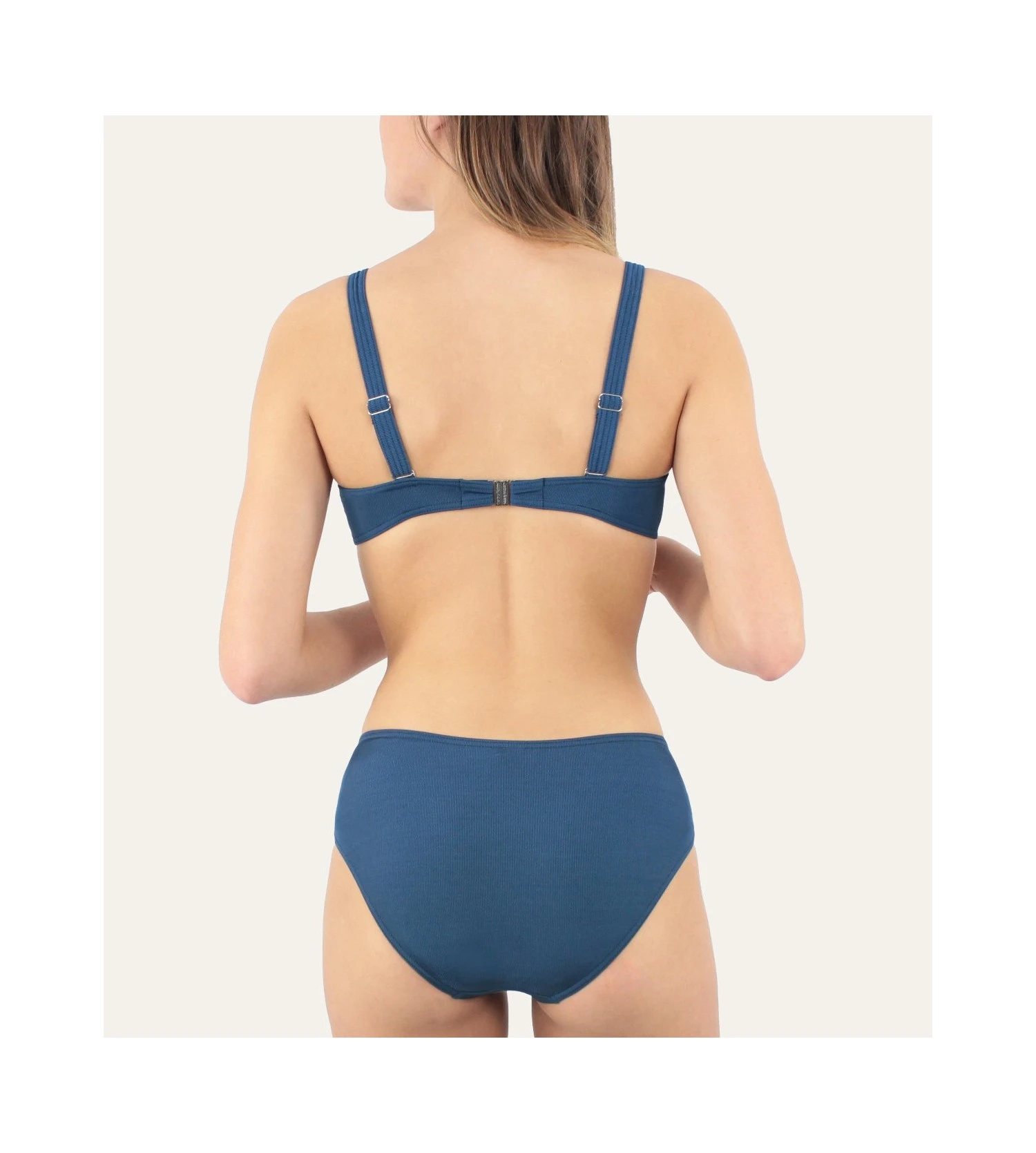 Haut De Bikini à Armatures Allure 18 Marine 8 Haut De Bikini à Armatures Allure 18 Marine – Image 8