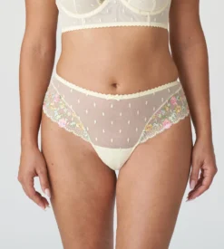 PRIMA DONNA Shorty String Brodé Sedaine French Vanilla -Sousvêtement Magasin shorty string brode sedaine french vanilla 1