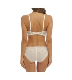 Wacoal Slip Brésilien Lace Perfection Gardenia 11 Wacoal Slip Brésilien Lace Perfection Gardenia -Sousvêtement Magasin slip bresilien lace perfection gardenia 5